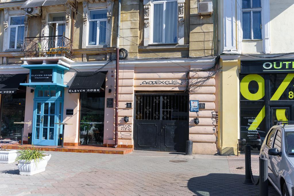 Krovat Na Deribasovskoy Odessa Luaran gambar